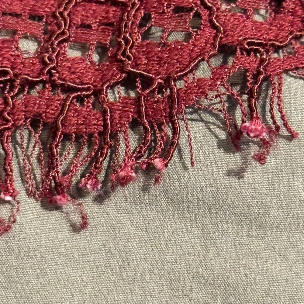 Karen Kane bell sleeve lace burgundy blouse with roses appliques; Size M - Picture 6 of 7